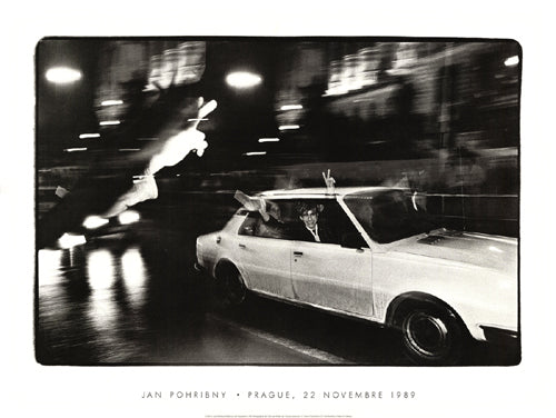 Place Wenceslas, Prague, 22 Novembre 1989 by Jan Pohribny Wall Art Décor 23 5/8 x 31 1/2 Art Print