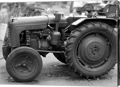 Tractor (black & White)