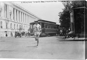 Elphinstone Winning Washington Marathon