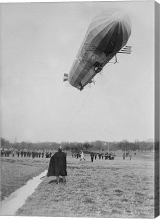 Blimp, Zeppelin, In Flight