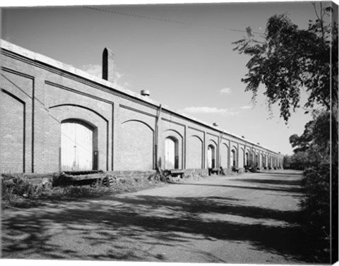 PERSPECTIVE VIEW OF SIDE - Norfolk and Western Freight Depot, Ninth and Eleventh Streets at bank of James River, Lynchburg