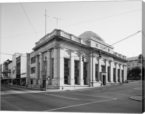 GENERAL VIEW, MAIN ST. FACADE ON LEFT, NINTH ST. ON RIGHT - Lynchburg National Bank, Ninth and Main Streets, Lynchburg