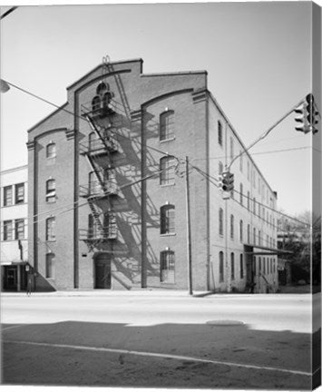 GENERAL VIEW, MAIN ST. FACADE AT LEFT, THIRTEENTH ST. SIDE AT RIGHT - Bowman and Moore Leaf Tobacco Factory, Main and Thirteenth
