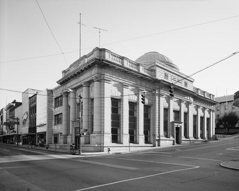 GENERAL VIEW, MAIN ST. FACADE ON LEFT, NINTH ST. ON RIGHT - Lynchburg National Bank, Ninth and Main Streets, Lynchburg