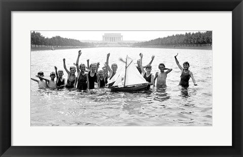 Lincoln Memorial with children in the reflecting pool