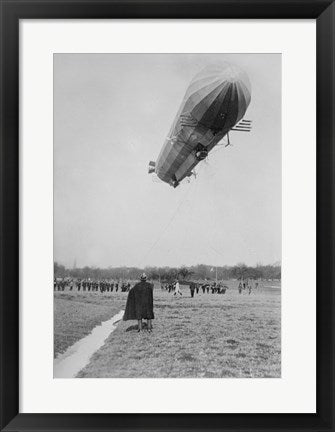Blimp, Zeppelin, In Flight