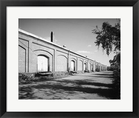 PERSPECTIVE VIEW OF SIDE - Norfolk and Western Freight Depot, Ninth and Eleventh Streets at bank of James River, Lynchburg
