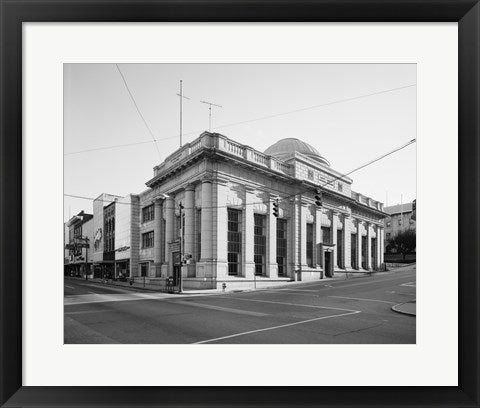 GENERAL VIEW, MAIN ST. FACADE ON LEFT, NINTH ST. ON RIGHT - Lynchburg National Bank, Ninth and Main Streets, Lynchburg