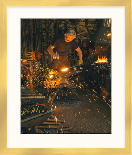 Modern Flat Lighting Gold Picture Frame  shopmodernmemory.com 